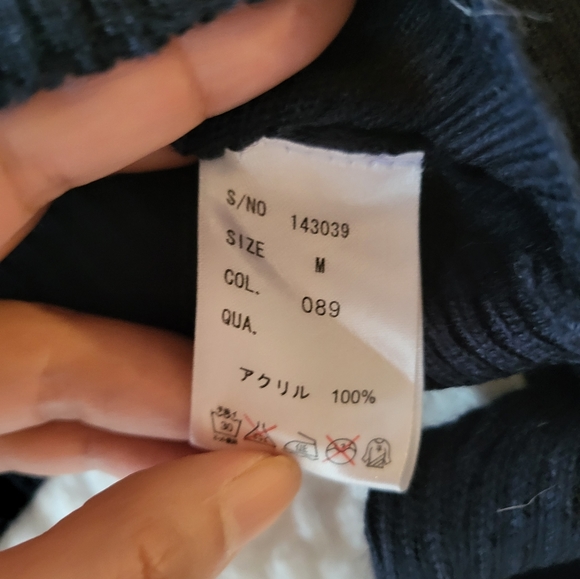 Crop Top/Long Sleeve/Black - Picture 6 of 8